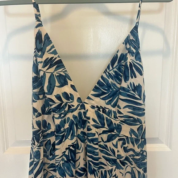 Cupshe Blue and White Halter Maxi Sundress - Picture 3 of 4